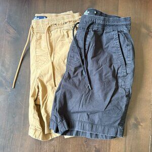 Lot of 2 Hollister Cargo shorts in black and khaki